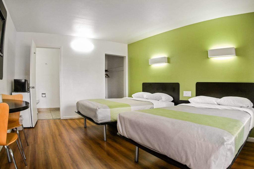 Motel 6-Visalia, Ca Екстериор снимка